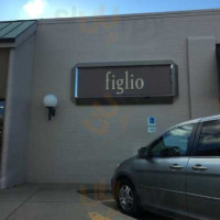 Figlio Wood Fired Pizza outside