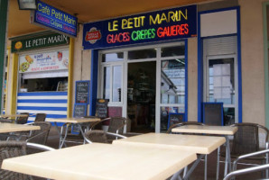 Le Petit Marin inside