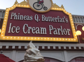 Phineas Q. Butterfat's Ice Cream Parlour food