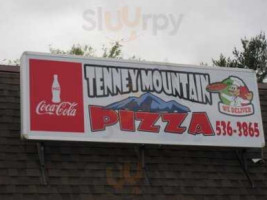 Tenney Mountain Pizza food