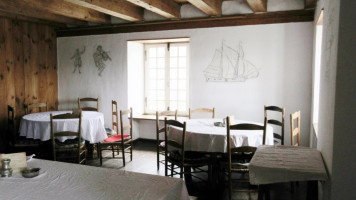 Grandchamps Restaurant inside