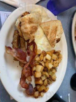 Arties Hometown Diner food