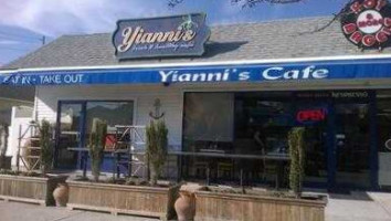 Yianni's Cafe outside