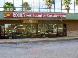 Rodie's Pancake House outside