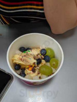 Menchie's Frozen Yogurt food