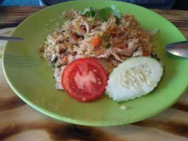 Thai Thai Cusine food