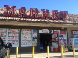 Rancho De Oro Market Bakery outside