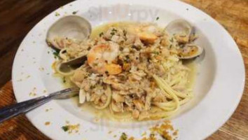 Popei's Clam Bar & Seafood Restaurant food