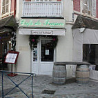 Le Cafe de France outside