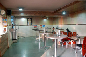 Sri Saravana Bhavan Elite food