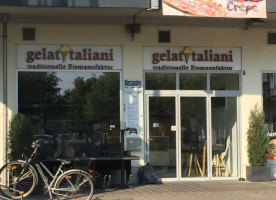 Pizzeria Gelati Italiani outside