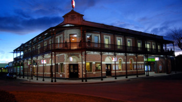 The Grand Terminus Hotel outside