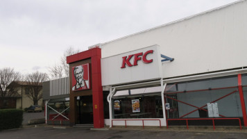 KFC COOMA outside