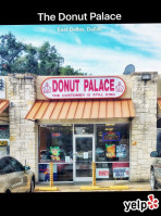 Donut Palace outside