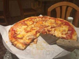 Pizza Domino's food