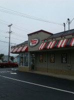 Honey Dew Donuts outside