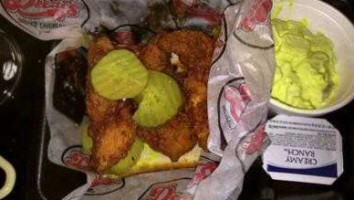 Deezie's Hot Chicken food