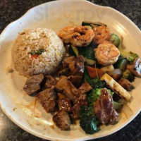 Lin's Asian Express food