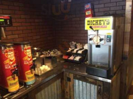 Dickey's Barbecue Pit food