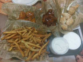 Wingstop inside