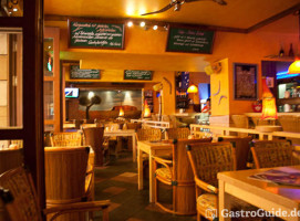 Ayers Rock Bar Restaurant food