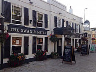 Swan Mitre outside