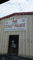 Donut Palace inside