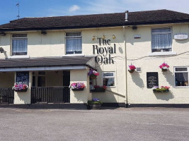 Royal Oak Pub outside