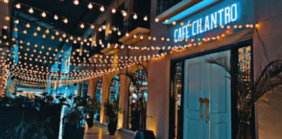 Café Cilantro outside