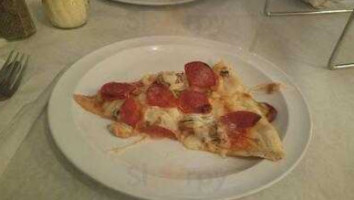 Renaldi's Pizza food