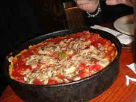 Uno Pizzeria Grill food