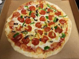 Rockits Famous Pizza food