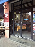 Vá Benne Pizza Bar outside