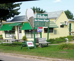 Elcho Ice Cream Shoppe outside