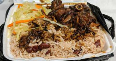 Caribbean Hut food