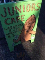 Junior's Cafe food