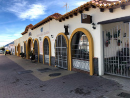 Bodega Barea Granados outside