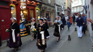 Aux Vieux Vannes food