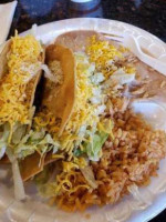 Roberto's Taco Shop food