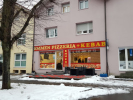 Emmen Pizza outside