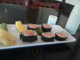 Zooma Sushi food