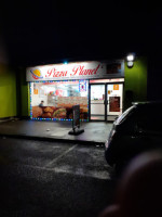 Apache Pizza Raheen outside