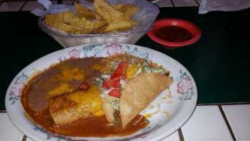 3 Margaritas - Family Mexican Restaurant food