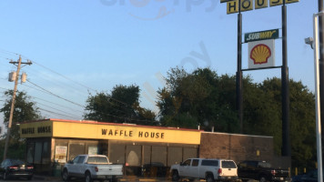 Waffle House outside