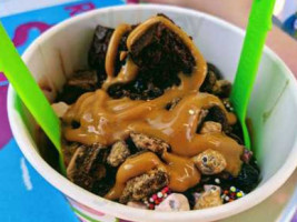 Menchie's Frozen Yogurt food