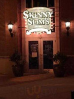Skinny Slim's Edmond outside