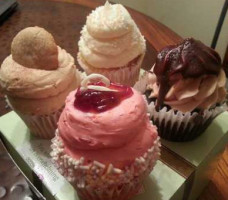 Gigi's Cupcakes food