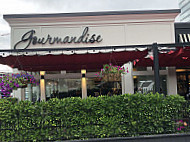 Gourmandise outside