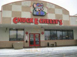 Chuck E. Cheese inside