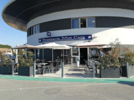 Brasserie Midi Cafe 3 inside